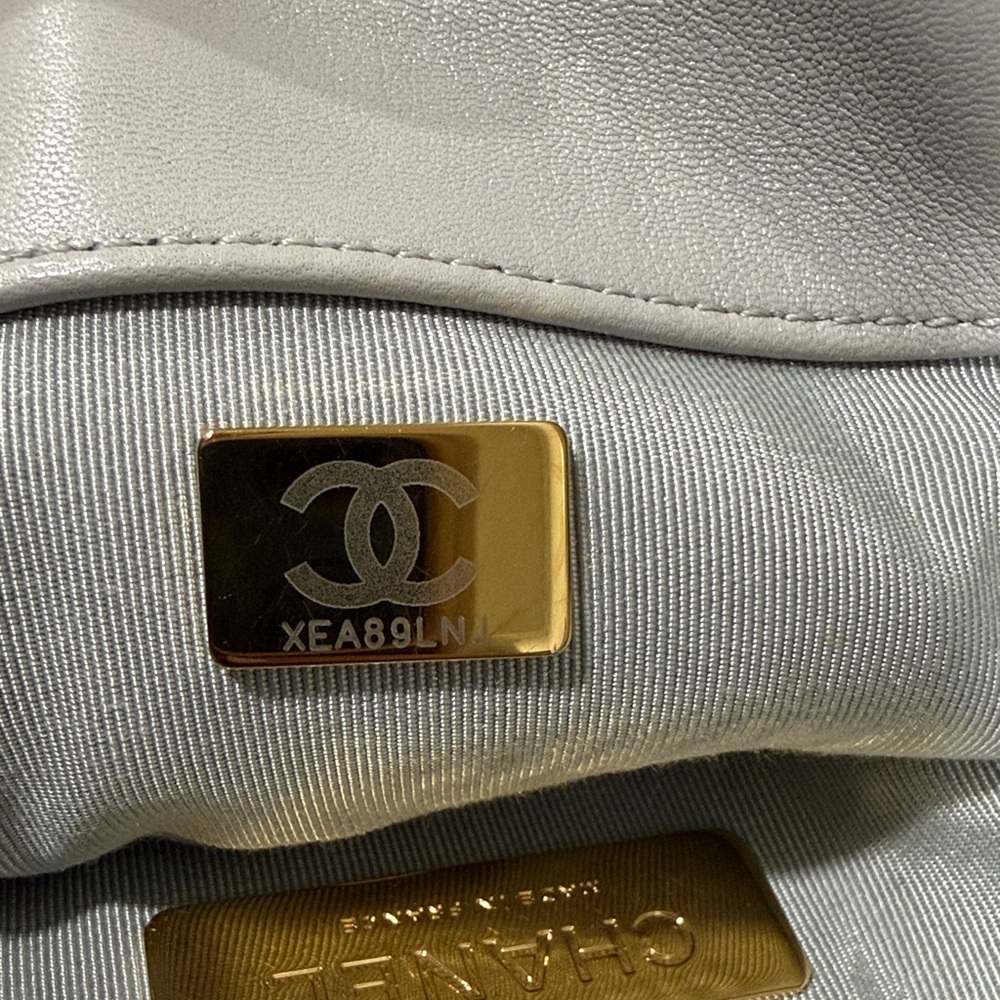 Chanel 19 Grey Two Tone Hardware Great Condition - Picture 7 of 11
